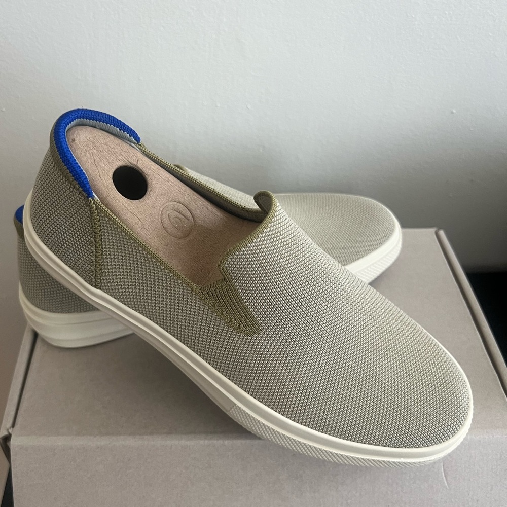 BRAND NEW Rothy’s
